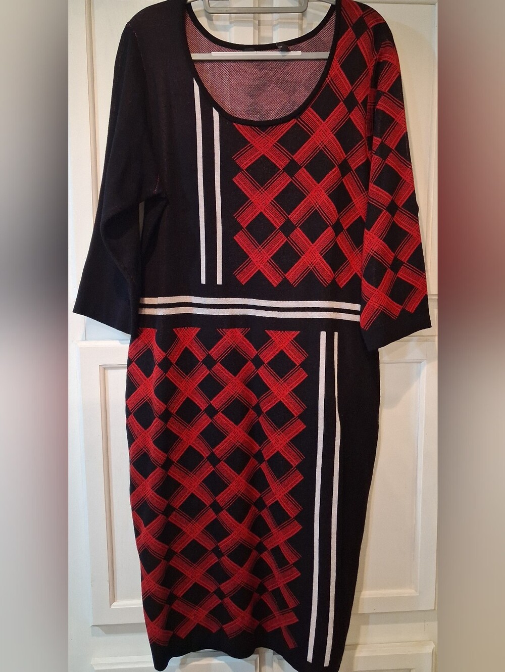 Women's Black/Red/White Geometric Knit Scoop Neck Sweater Dress Midi 3X